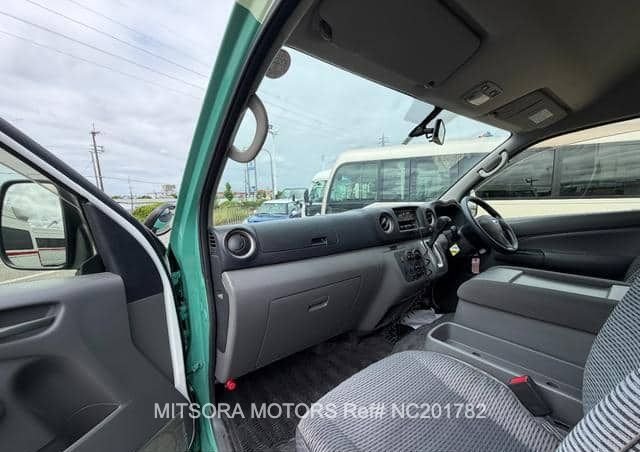 
								2017 NISSAN CARAVAN VAN full									