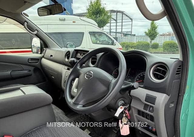 
								2017 NISSAN CARAVAN VAN full									